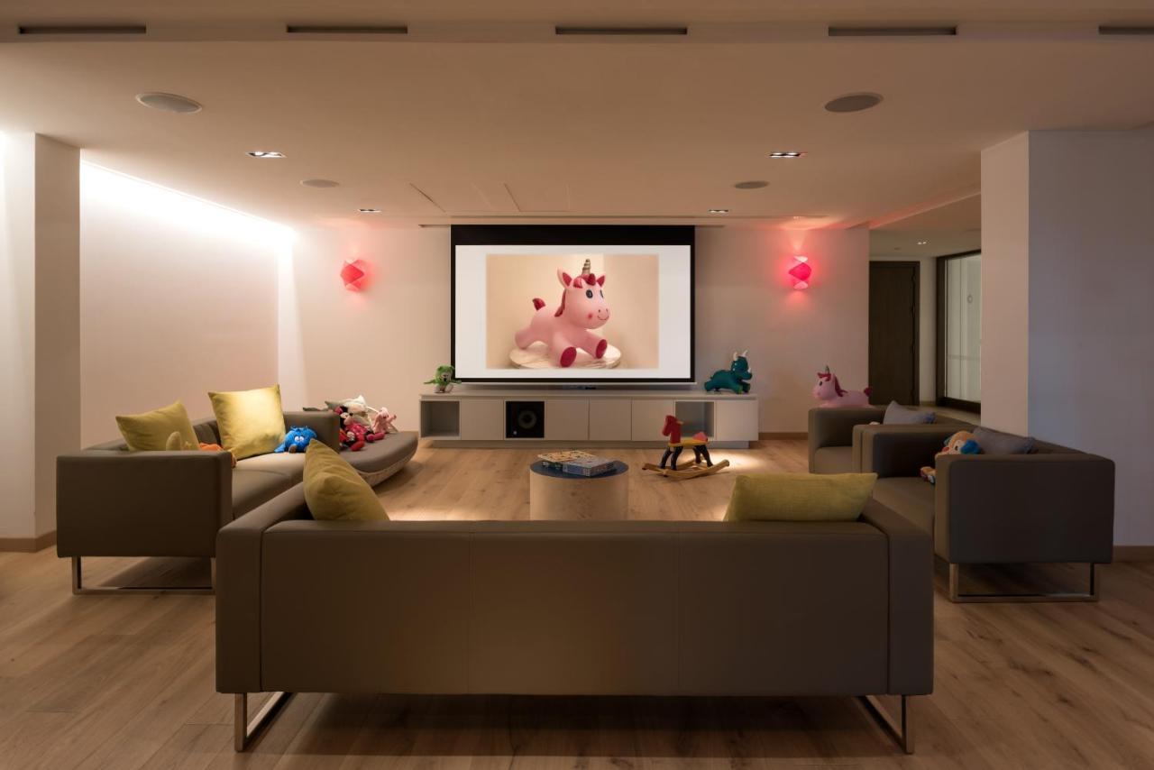 Amara - Sea Your Only View™ Lemesos Exteriér fotografie A home theater
